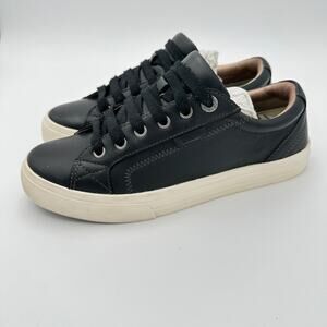 Taos Footwear Black and Cream Sneakers